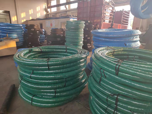 Paano Mapapahusay ng Malaking Diameter na Rubber Tubes ang Industrial Efficiency?